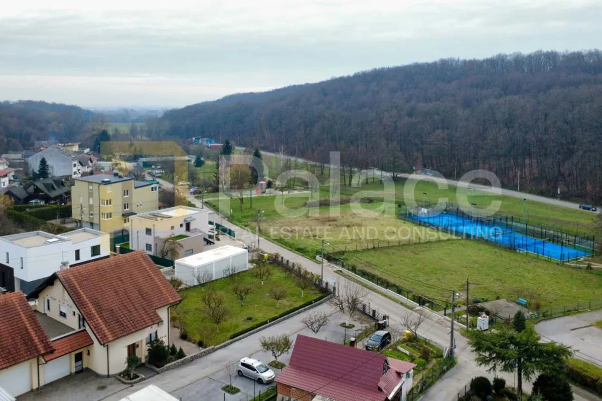 Kuća za rušenje renovaciju sa parcelom od 1743m2 Zagreb TOP lokacija