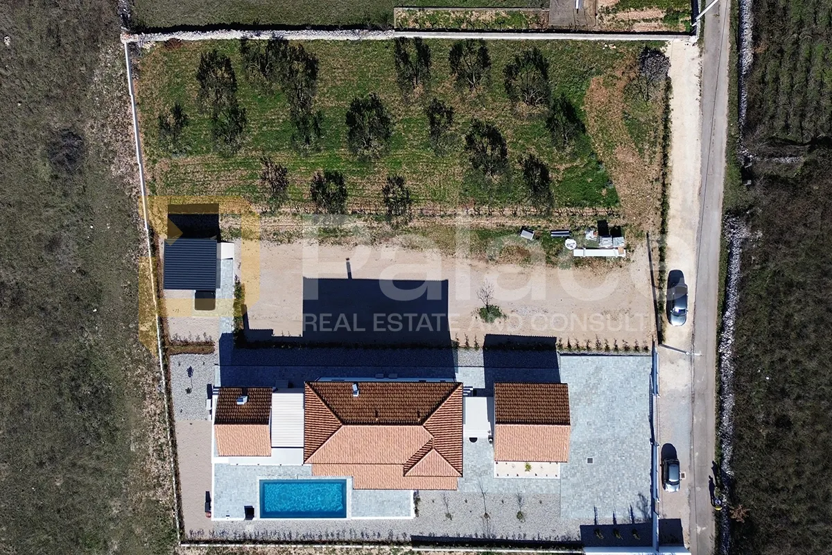 ekskluzivna vila s bazenom, blizina mora i np krka - slika 2