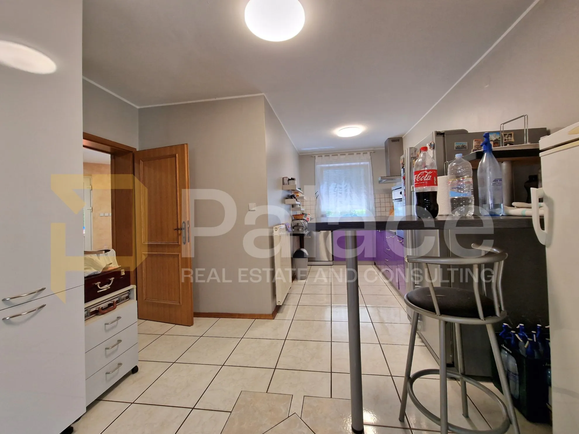 luksuzna samostojeća kuća s bazenom, 216,30 m2, jug 2 - slika 8