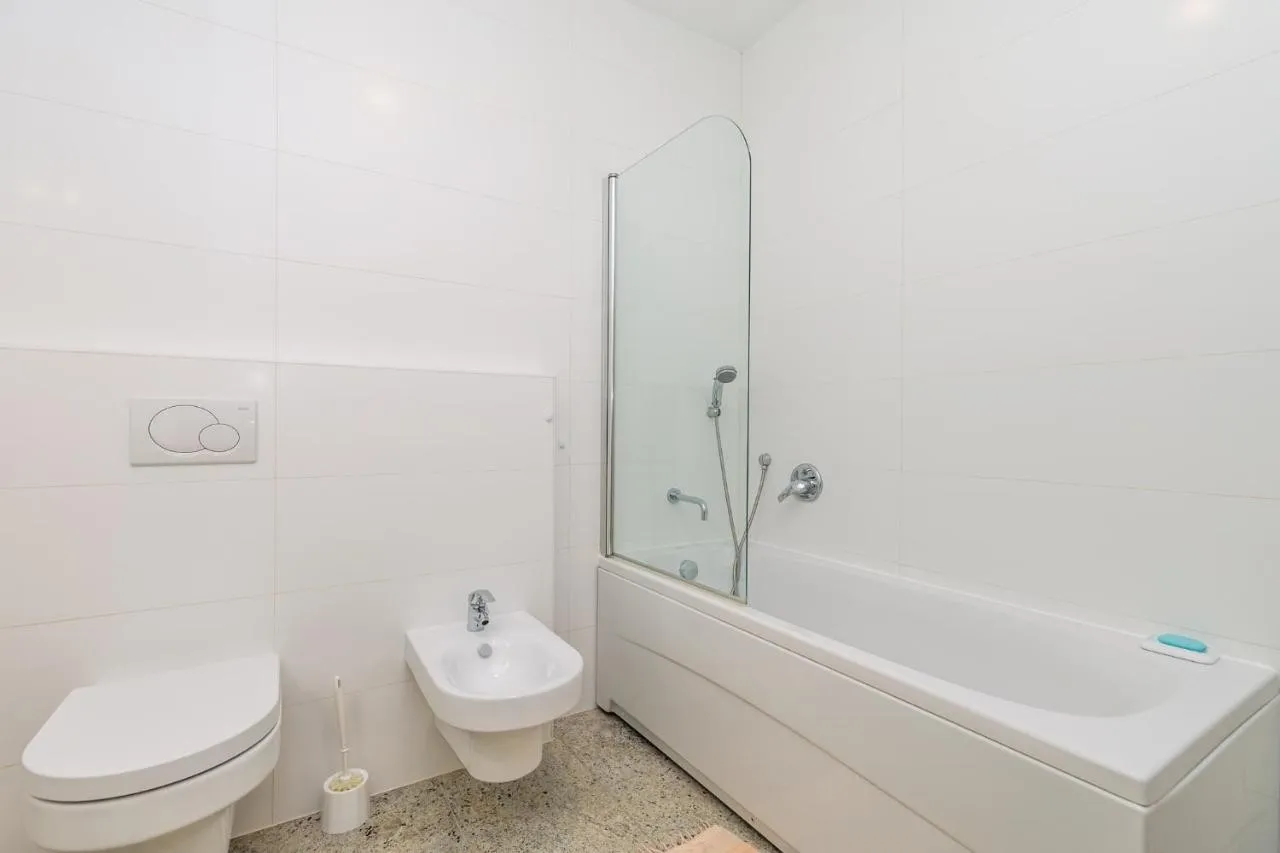 predivna vila s tri prostrana apartmana i bazenom, opatija, 420m2 - slika 23