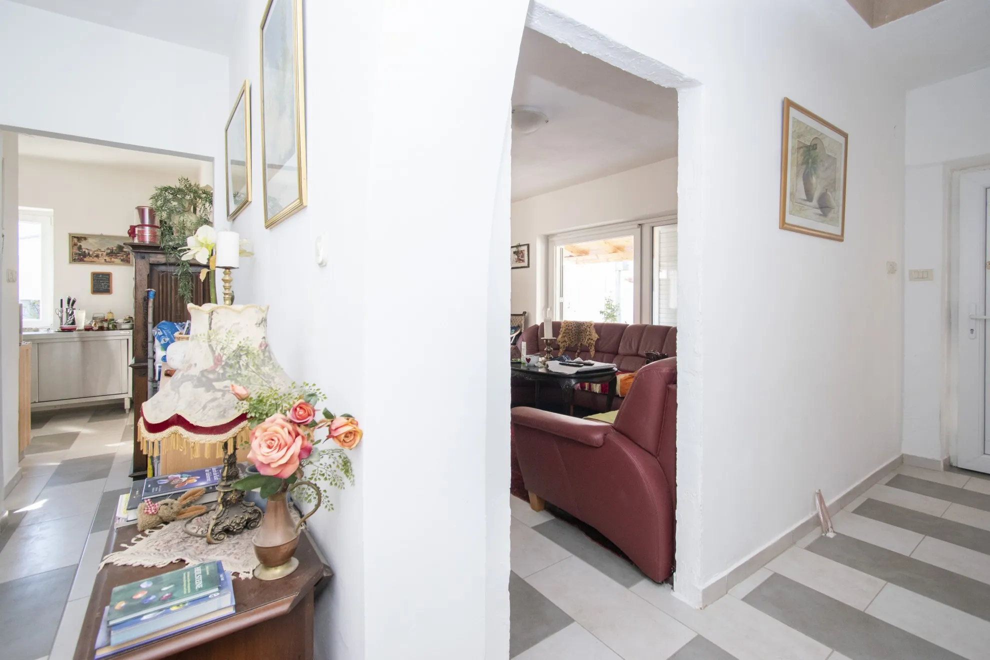 obiteljska kuća s dvorištem, matase, 240 m2 - slika 17