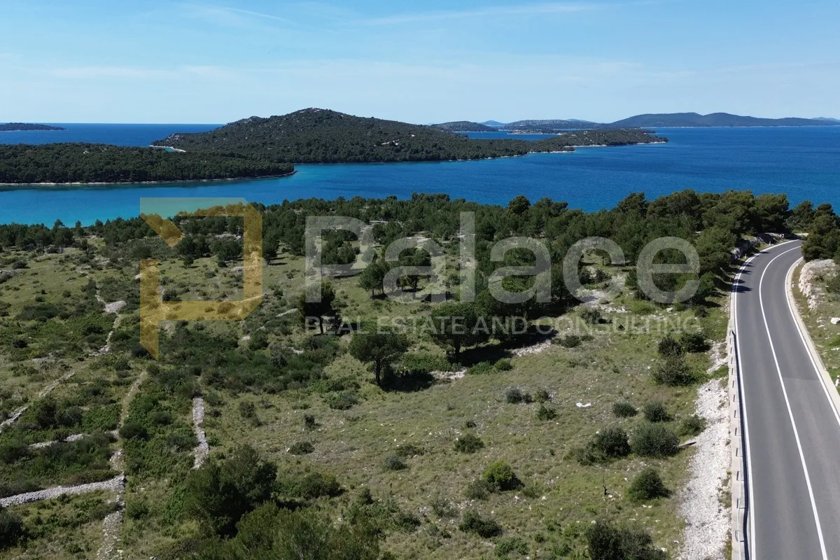 jasenovo: zemljište turističke namjene prvi red do mora 5092m2 - slika 1