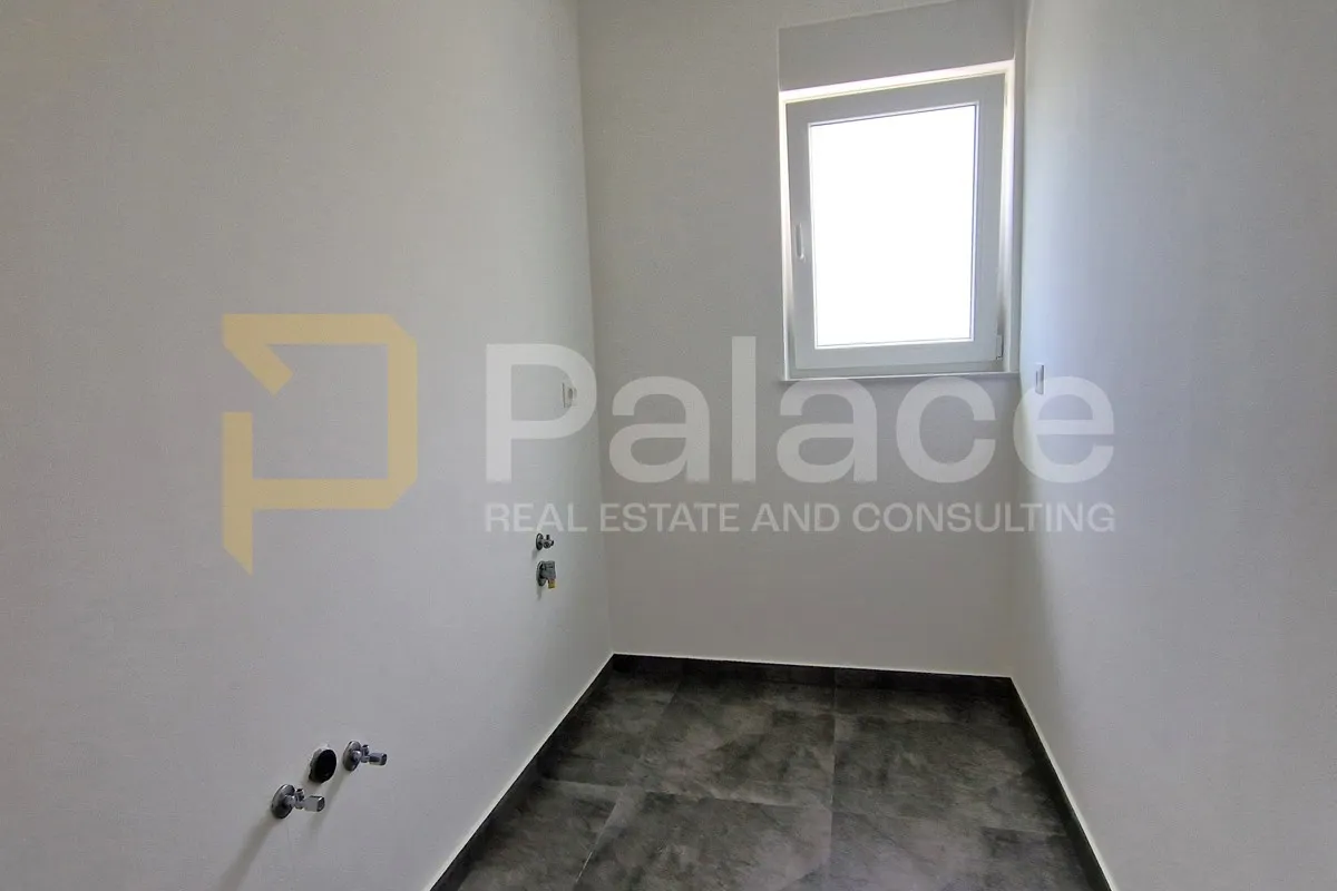 nova dvojna kuća s 3 spavaće sobe i velikim dvorištem, vodice 162 m2 - slika 28