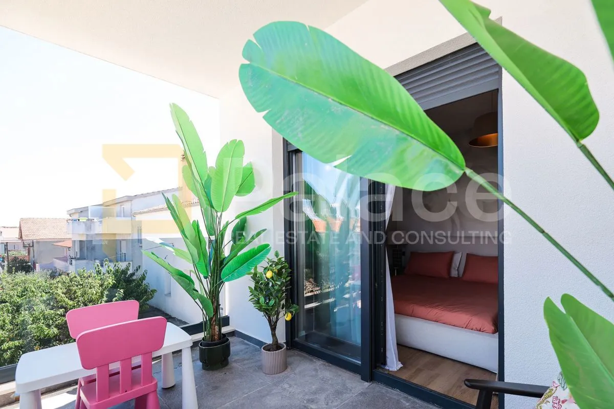 luksuzno uređen penthouse sa krovnom terasom višnjik 108m2 - slika 26