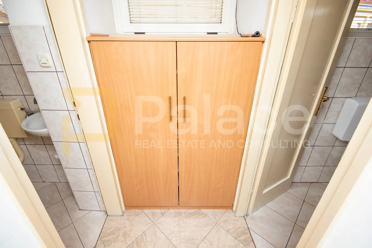 prodaje se stan 64 m2 u centru grada s predivnim pogledom - slika 13