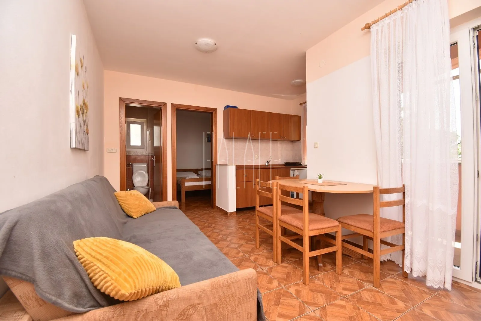 turistički objekt sa 12 apartmana s pogledom na more, srima, 650.00 m2 - slika 10