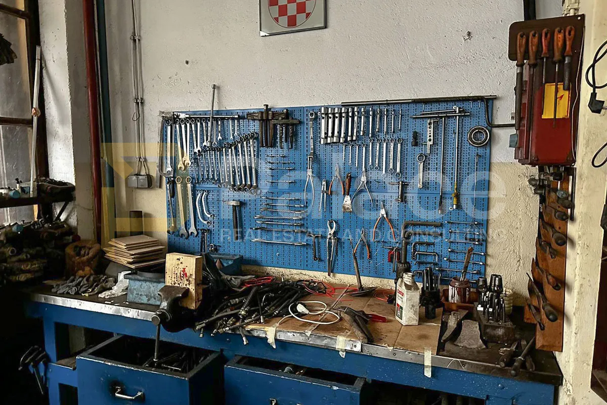 automehaničarska radionica 160m² s kompletnom opremom - centar delnica - slika 4