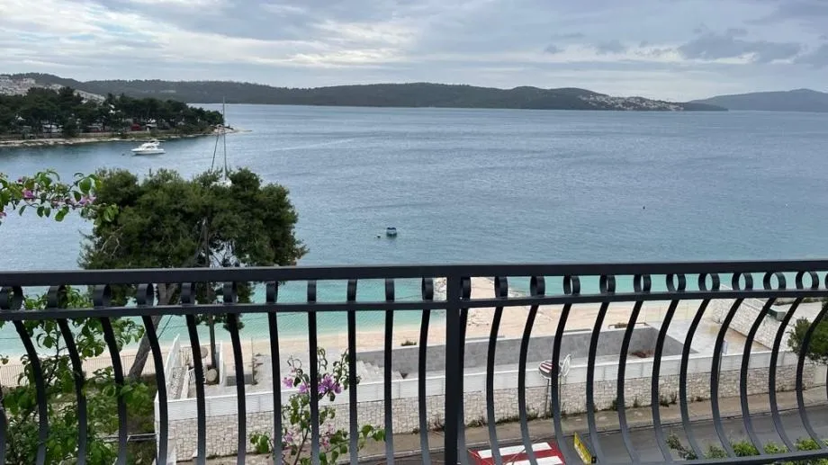 trogir, predivna kuća s 10 apartmana, prilika - slika 2