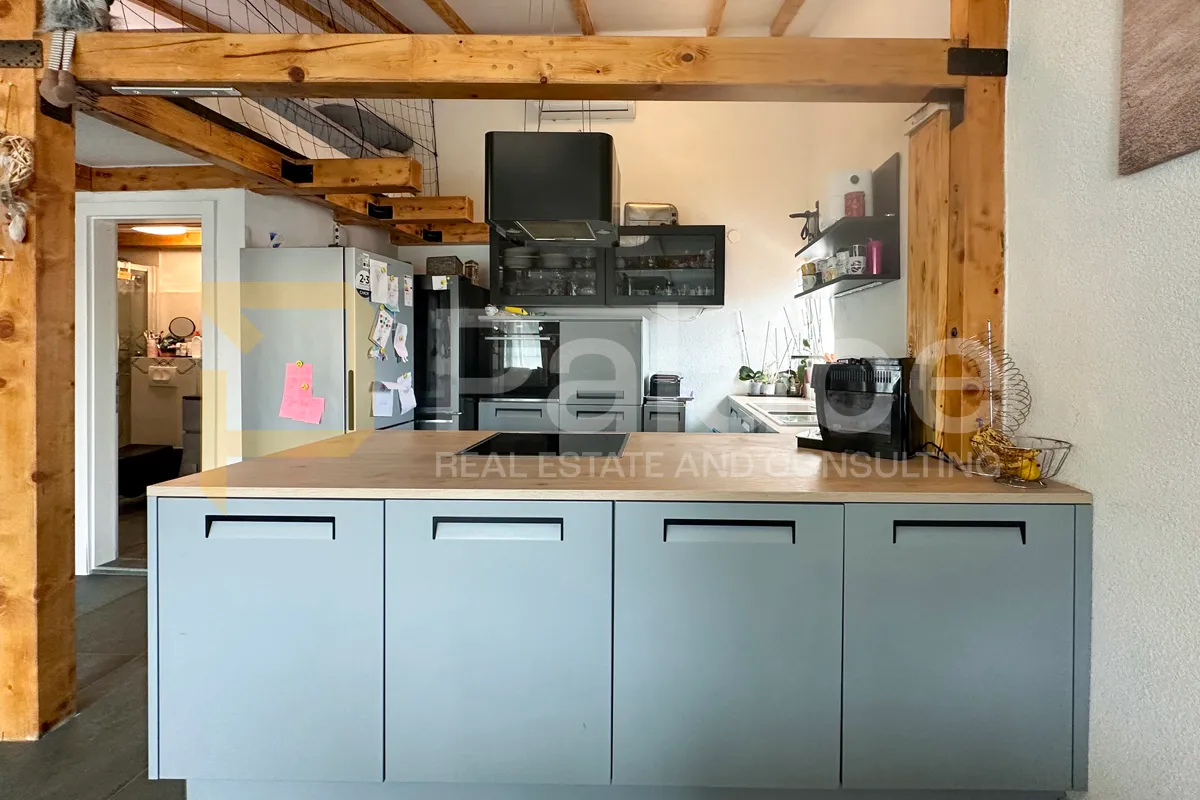 moderno uređen dvosoban stan na obali, 119 m2 - tisno - slika 4