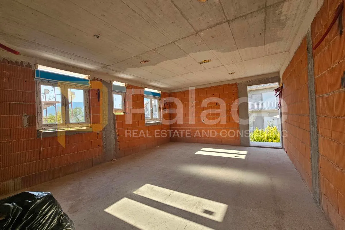 Dvosoban stan s parkingom 55m2, kredit - Kaštel Stari, Kaštela