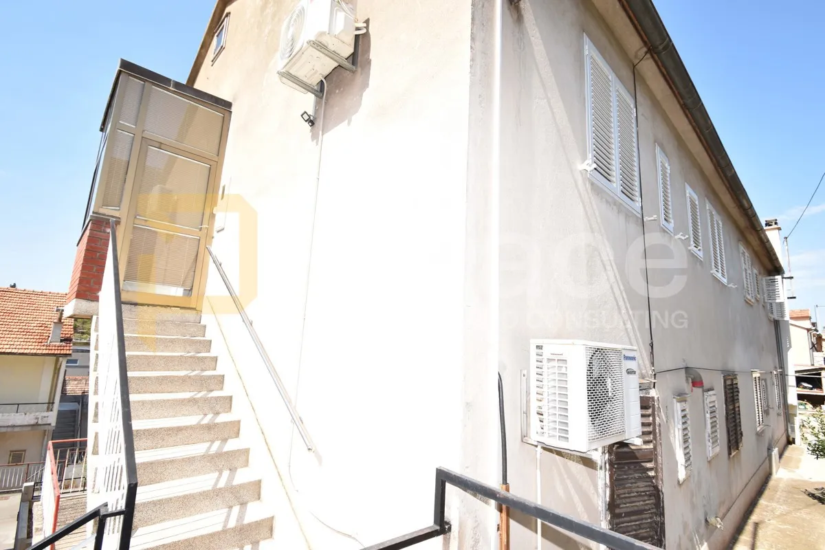 trosoban stan za dugoročan najam radnicima s garažom, šibenik, 70 m2 - slika 11