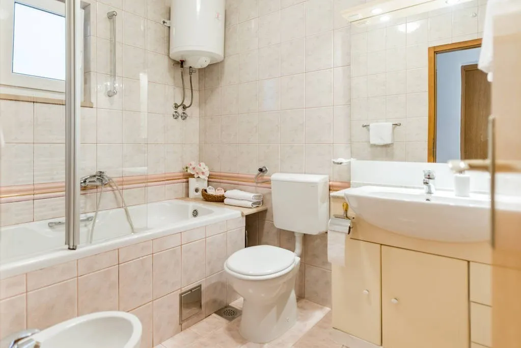 prekrasna kamena kuća na prodaju, 390 m2 - slika 11