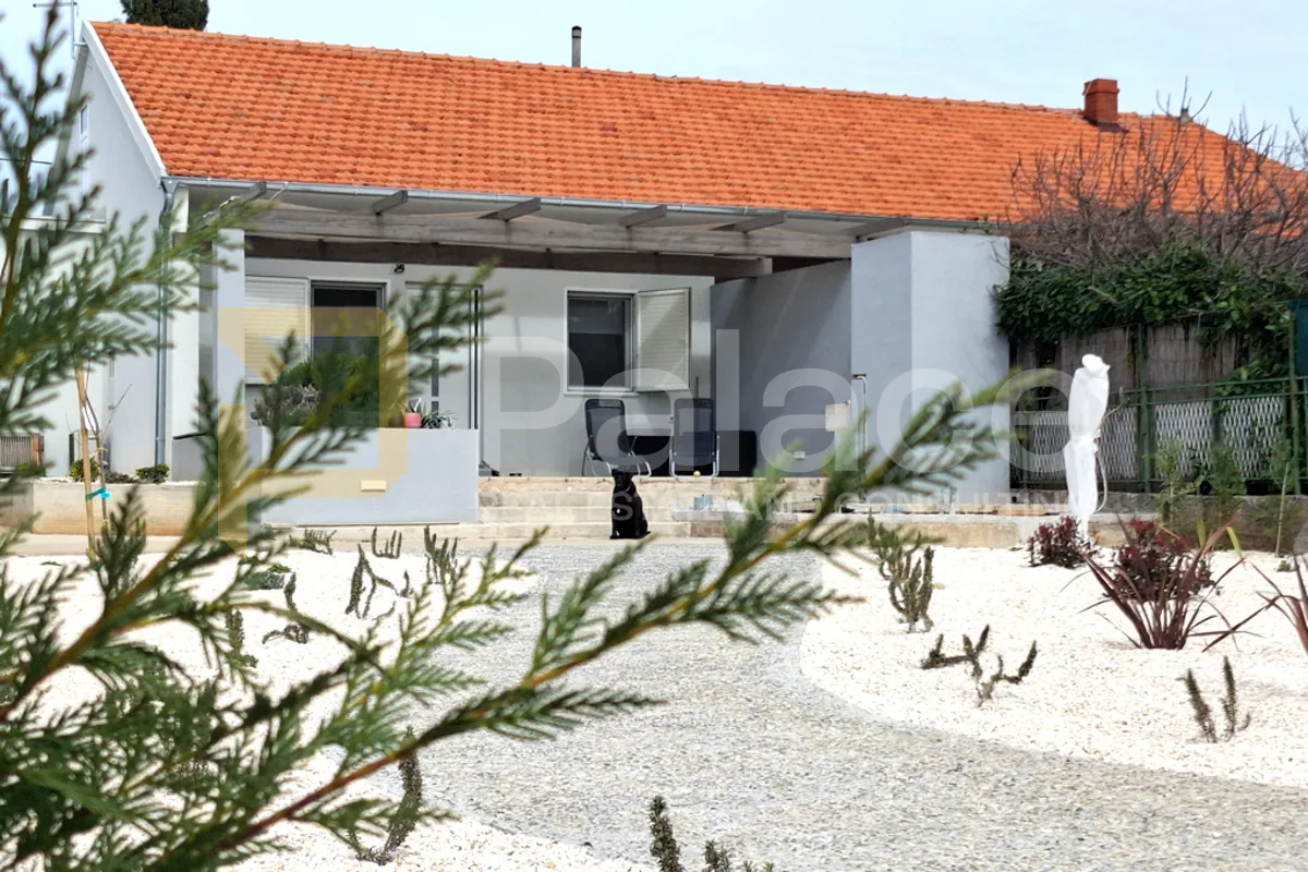 lijepa kuća s uređenom okućnicom, konjevrate - slika 28