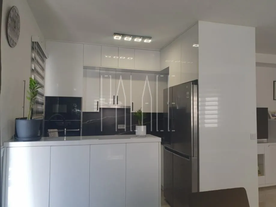 stan s dvije velike sunčane terase : okrug gornji, 155.00 m2 - slika 5