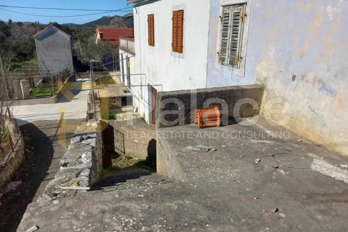 kamena kuća za renovaciju - lukoran - slika 2