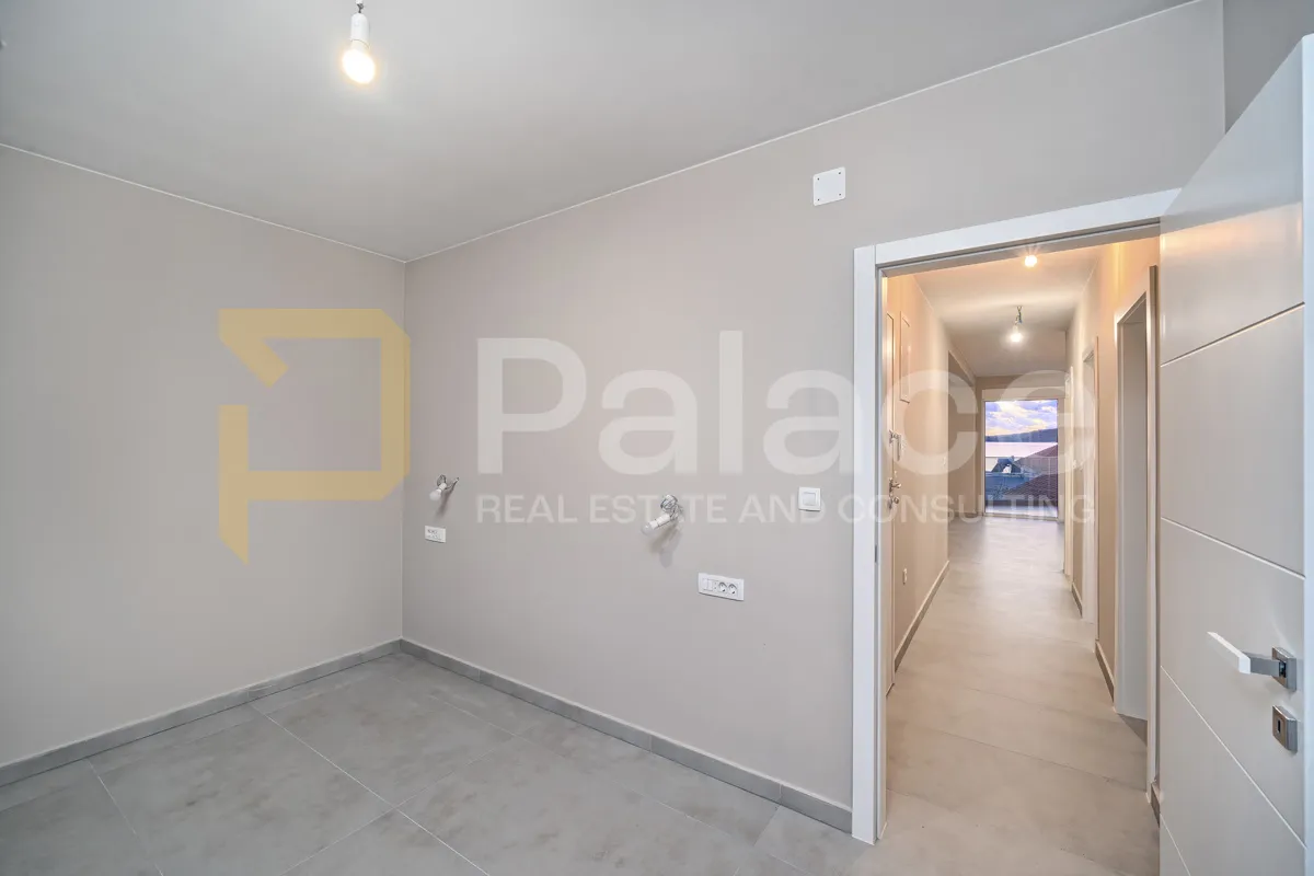 penthouse na brodarici s pogledom na more - slika 8