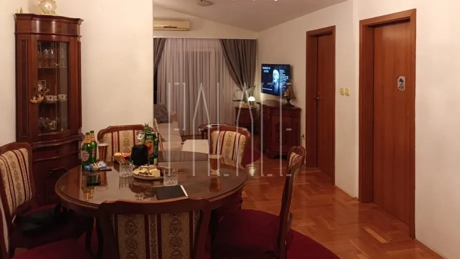 komforan četverosoban stan: split, 148.00 m² - slika 2