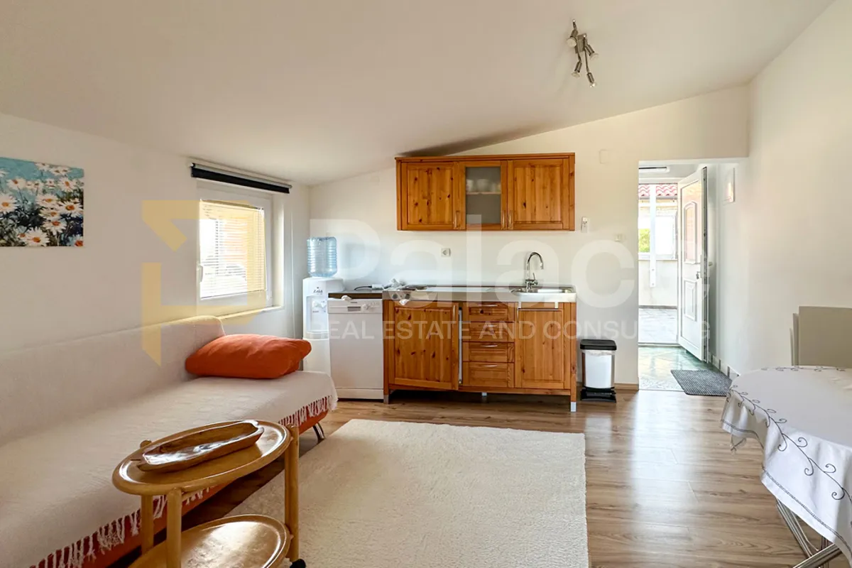 prilika apartmanska kuća na viru 200m2 - slika 16