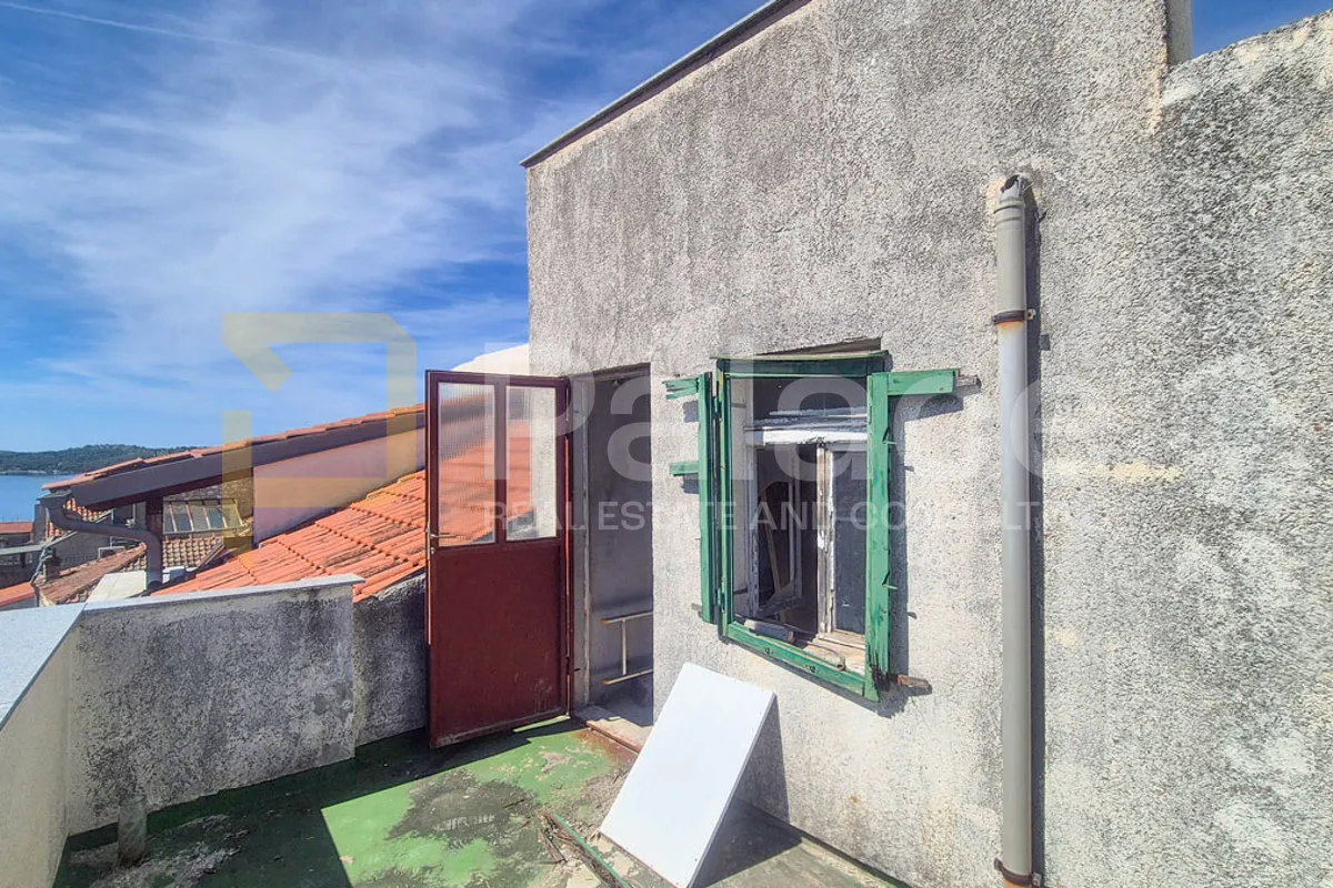 kamena kuća na više etaža s terasom s pogledom na more i grad, 80 m2 - slika 5