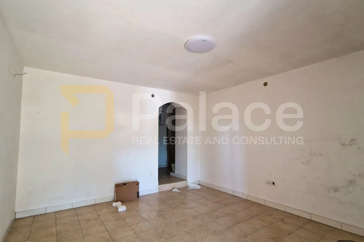 prizemlje kuće s garažom, okućnicom i studio apartmanom u kastvu - slika 8