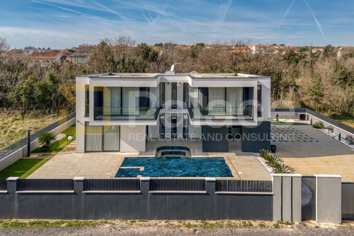 Premium vila blizu mora s vrhunskom opremom,pametnim sustavom, bazenom - Ližnjan