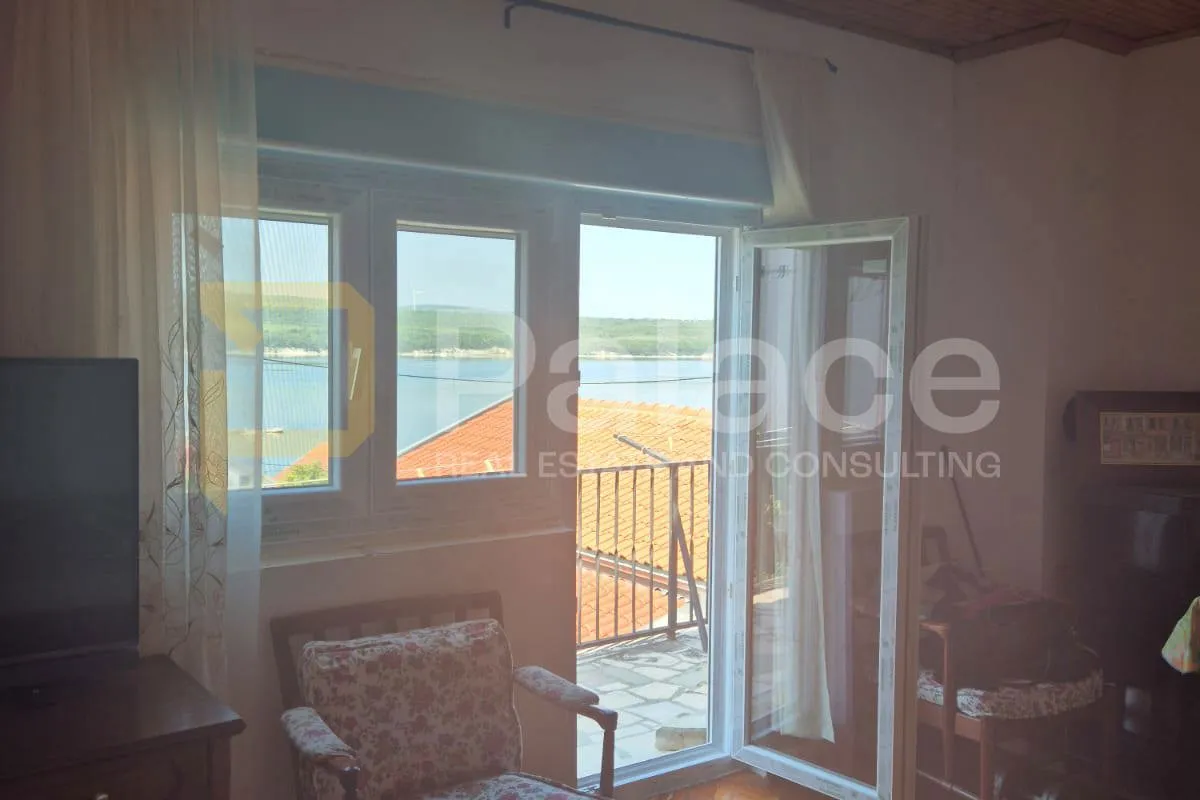 kuća 221 m² na dvije etaže + vrt 154 m² + stan 14 m² - slika 16