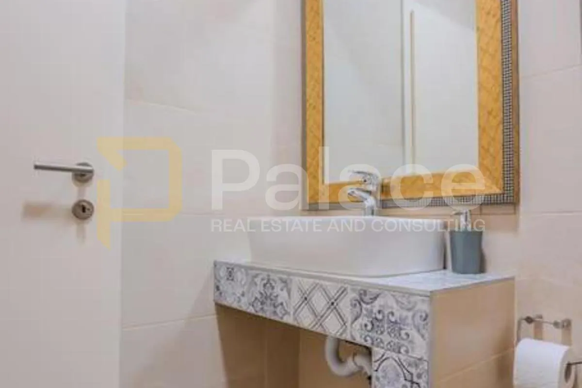 villa sa bazenom - centar sukošana - slika 18