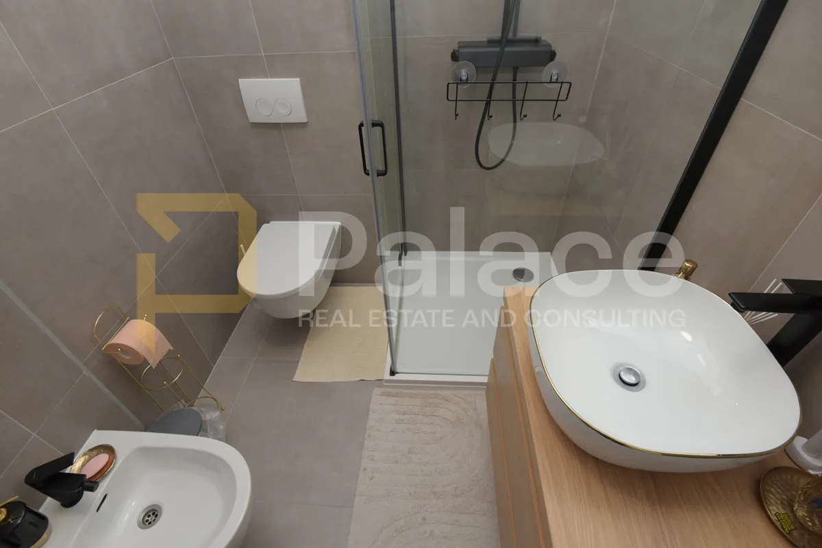 dvosoban stan s dva parkirna mjesta i pogledom na more, brodarica - slika 21