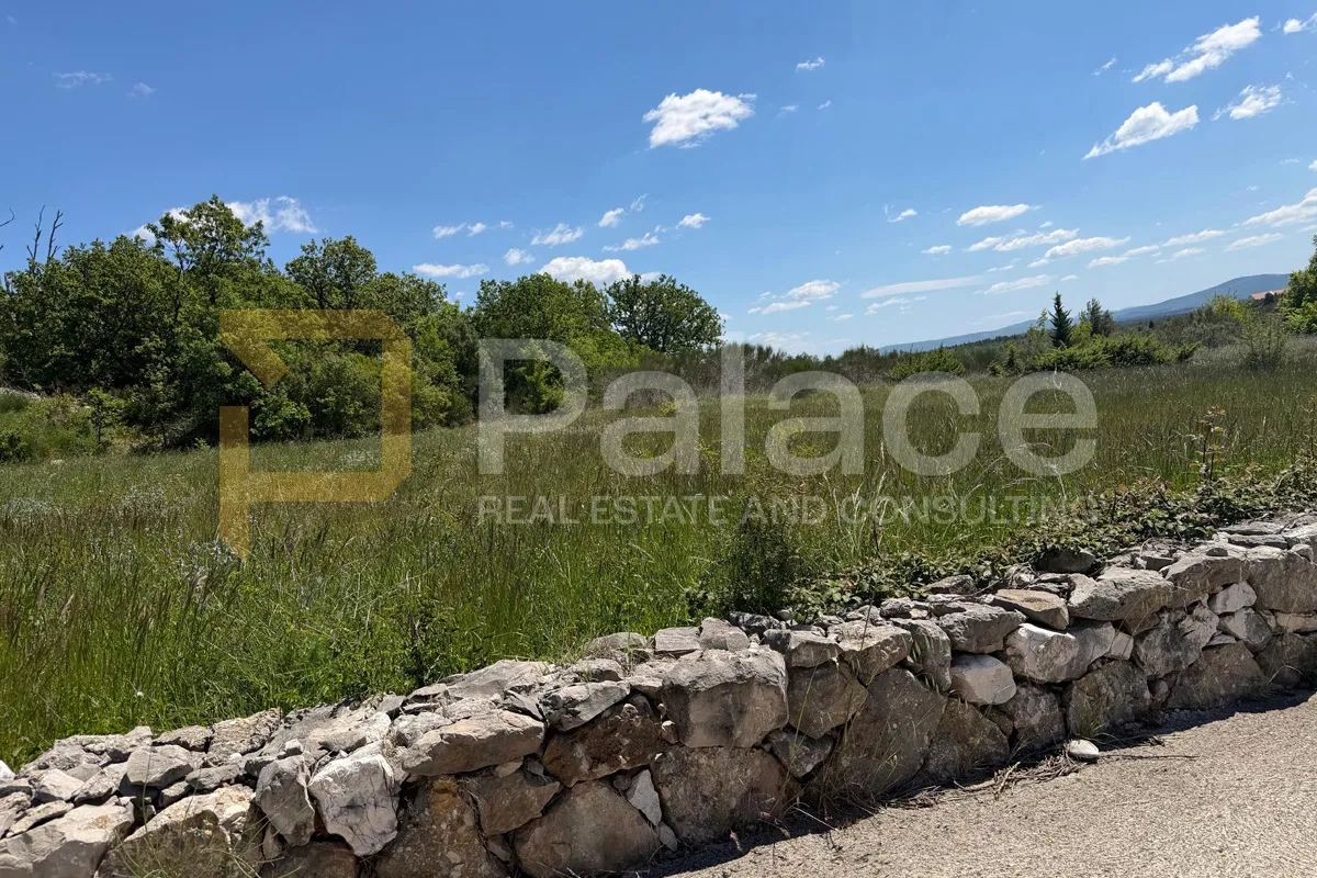 građevinsko zemljište površine 996 m2, velika glava - slika 2