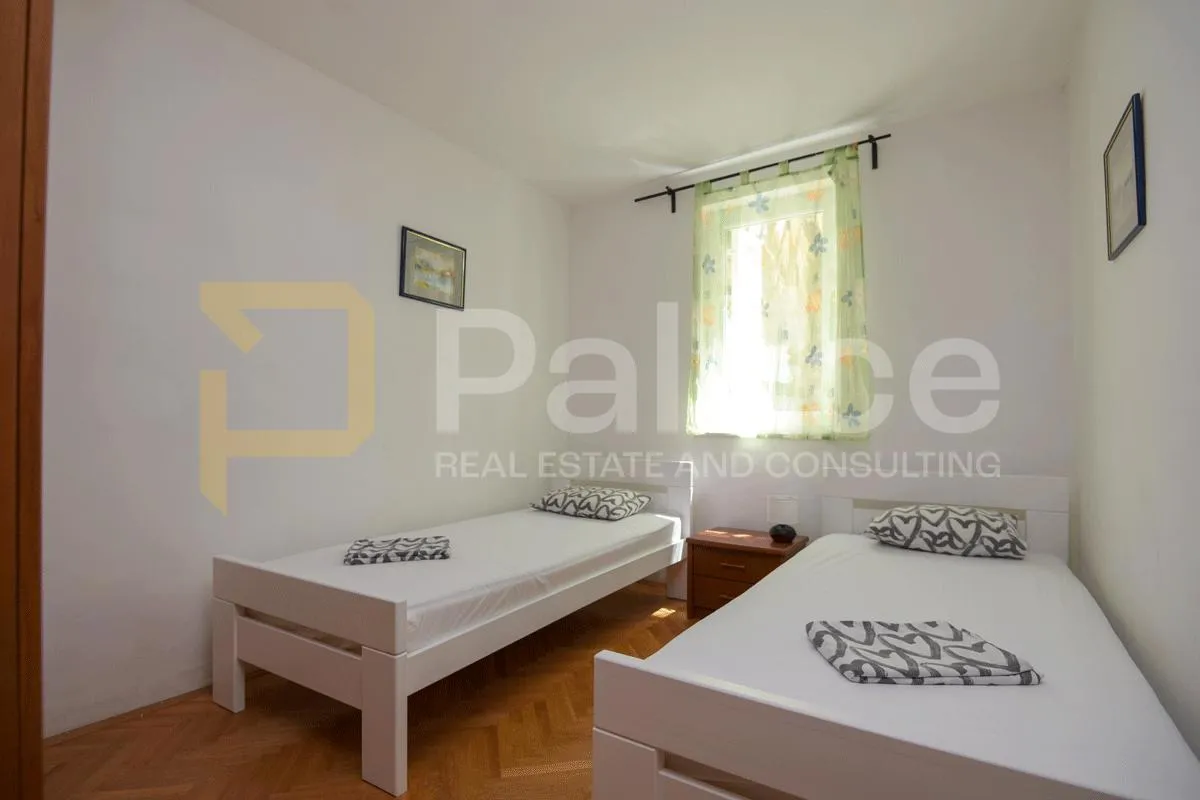 srima: investicijska prilika: tri apartmana u manjoj zgradi - slika 9