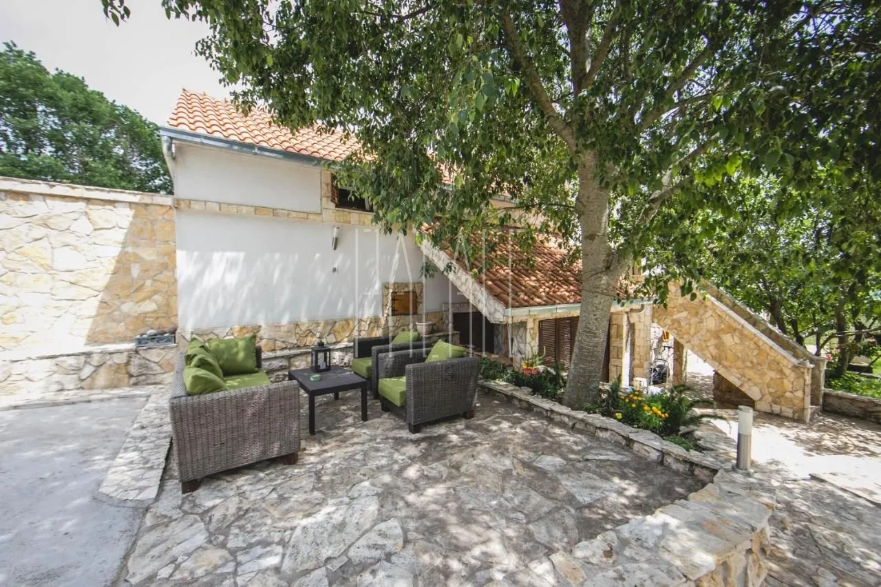 apartmanska kuća na prekrasnom imanju sa bazenom: bogdanovići - slika 5