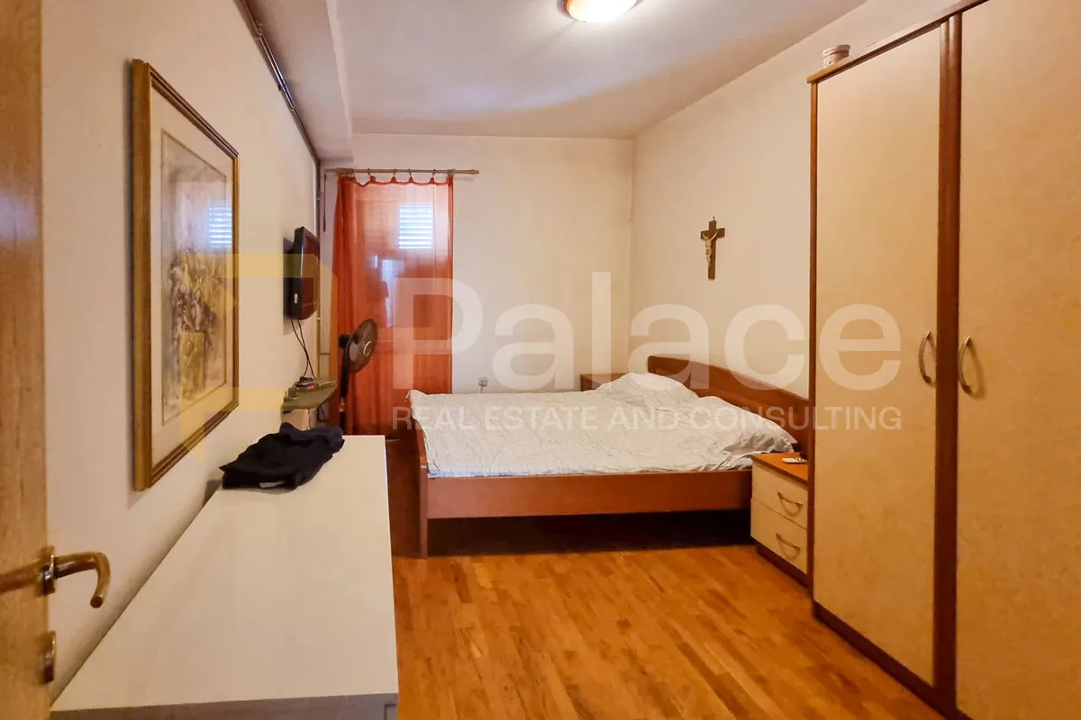 prostran dvoetažni stan površine 100 m2 s velikom terasom, šibenik - slika 7