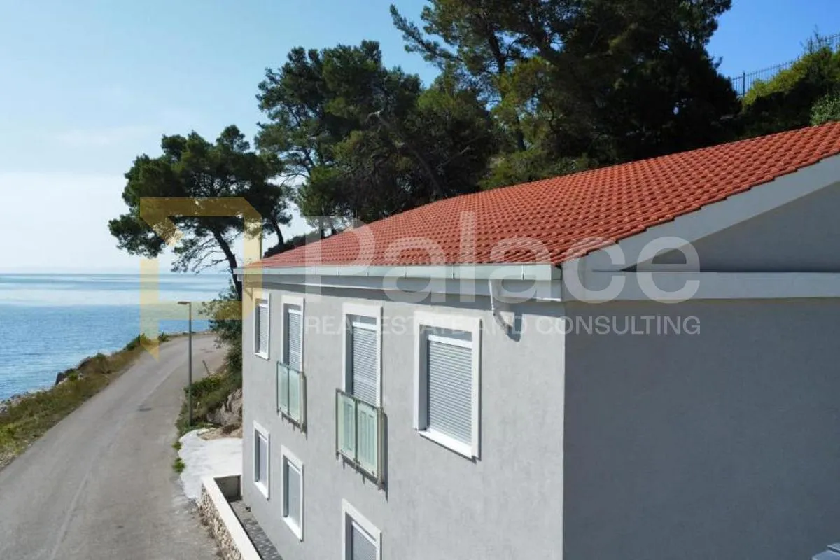 moderno opremljena apartmanska kuća, 1. red do mora, selca - slika 3