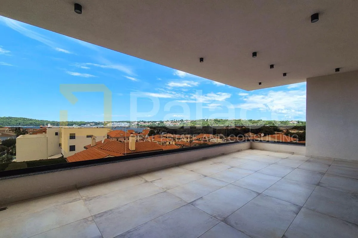 luksuzni penthouse s pogledom na more i garažom u pomeru - slika 7