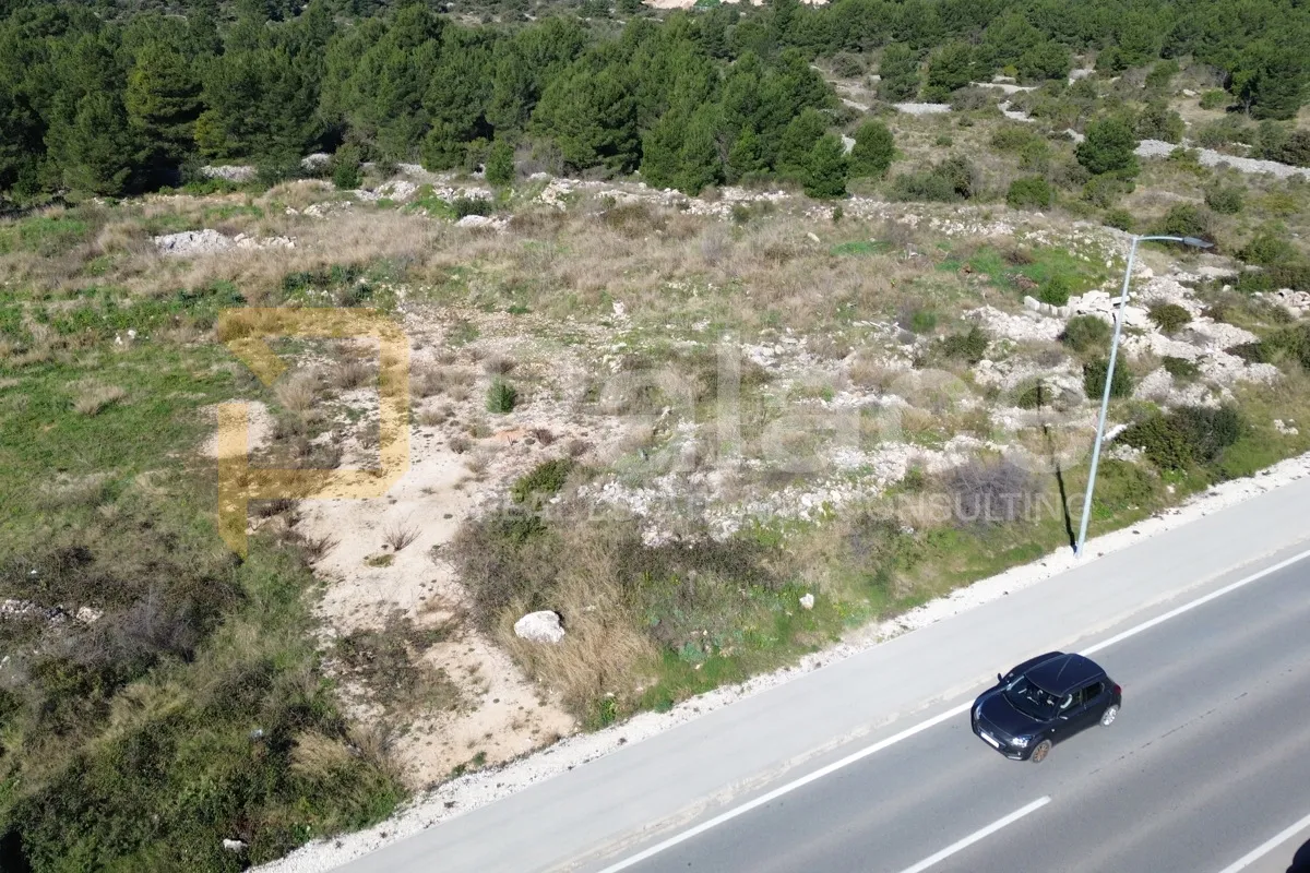 šibenik: atraktivno građevinsko zemljište na ulazu u grad 5646m2 - slika 2
