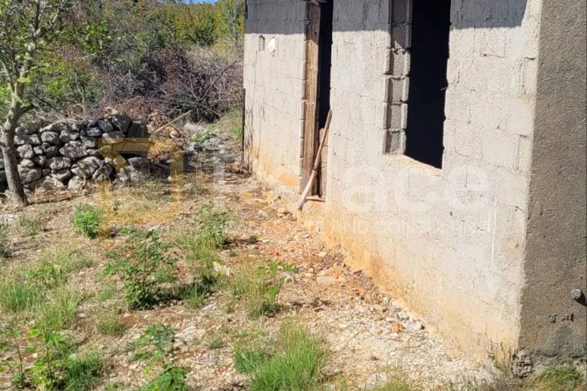 muškovci : obiteljska kuća s velikom okućnicom - slika 2