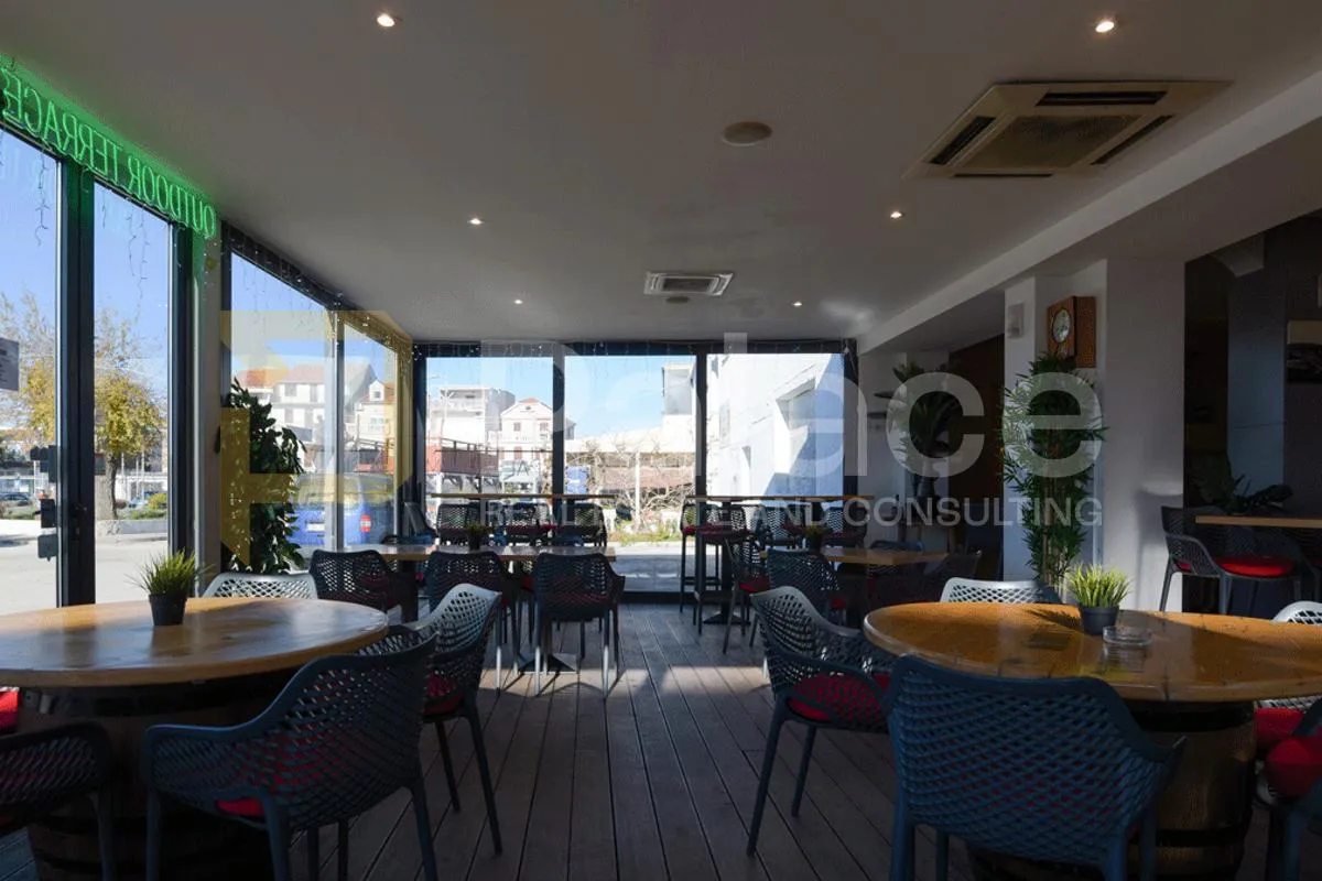 pirovac, centar: restoran s uhodanim poslovanjem i kuća, prvi red do mora - slika 3