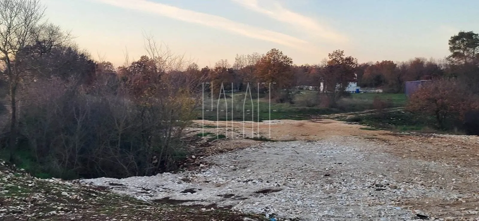 istra: građevinsko zemljište u blizini barbana 771 m2 - slika 4