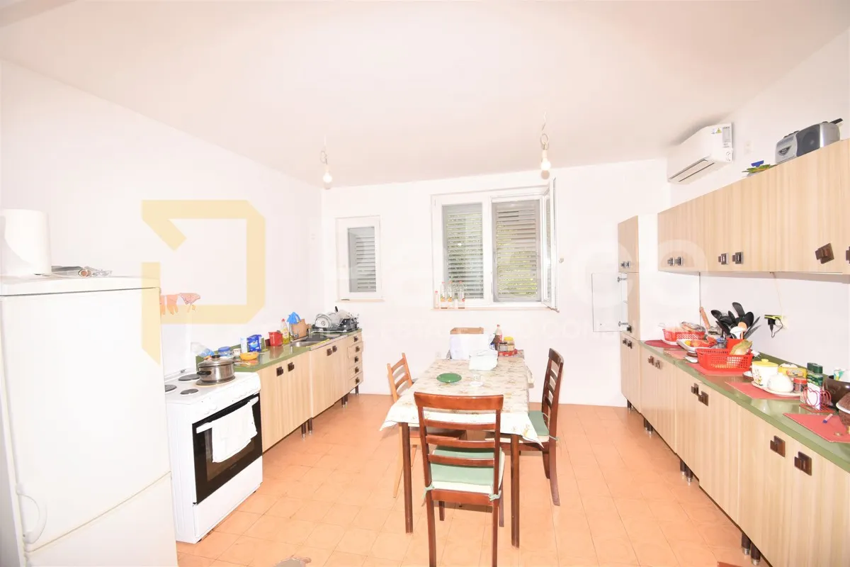 trosoban stan za dugoročan najam radnicima s garažom, šibenik, 70 m2 - slika 3