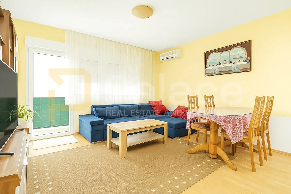 Stan 85 m², loggia i vrt, samo 150 m od plaže – Kaštel Stari - Kaštel Stari, Kaštela