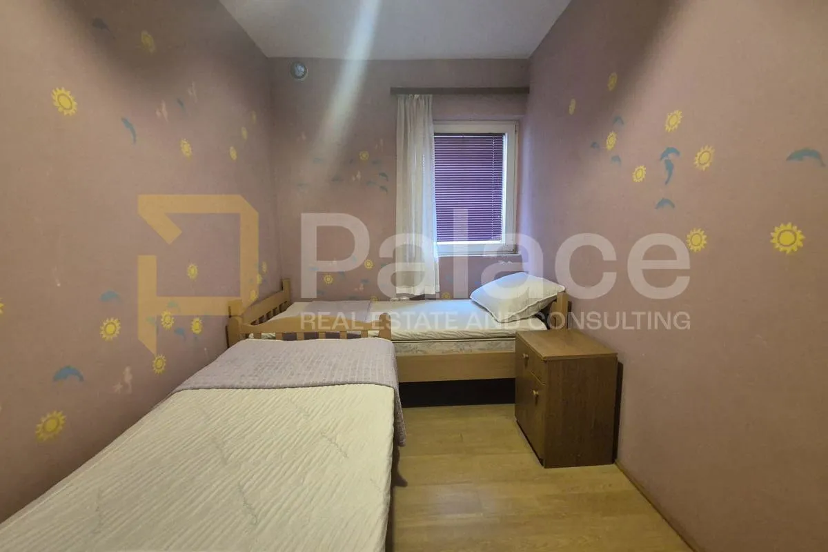 kuća s tri apartmana 80 m od mora! - slika 2