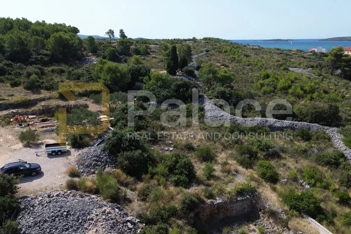 brodarica: građevinsko zemljište s panoramskim pogledom na more 1270m2 - slika 3