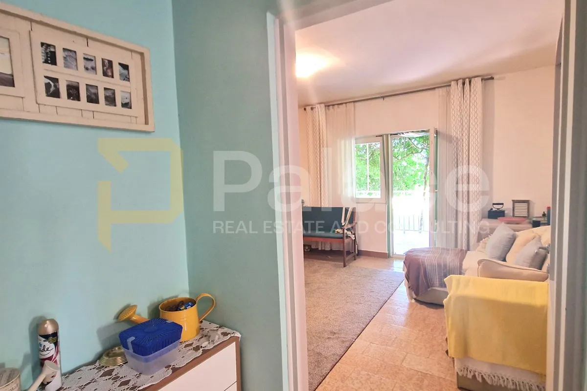 uređena prizemnica s velikim dvorištem, čista mala-vodice 120 m2 - slika 19
