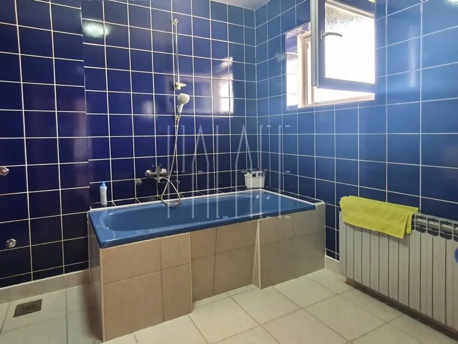 okrug gornji, katnica s vrtom i pogledom na more, 319m2 - slika 10