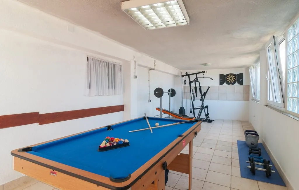 predivna kuća prvi red uz more, slatine, 230 m2 - slika 14