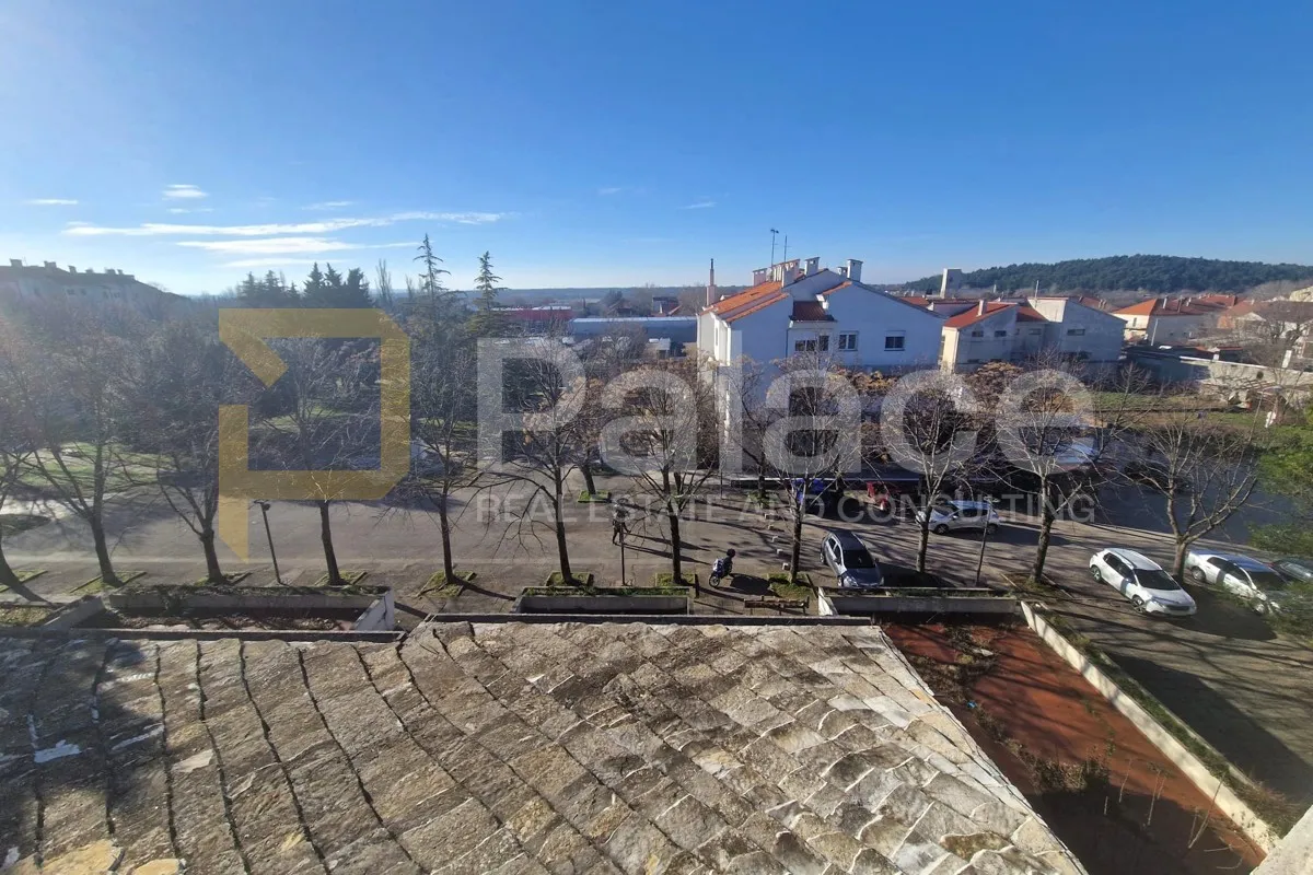 jedinstvena prilika: hotel za renovaciju u centru benkovca - slika 21