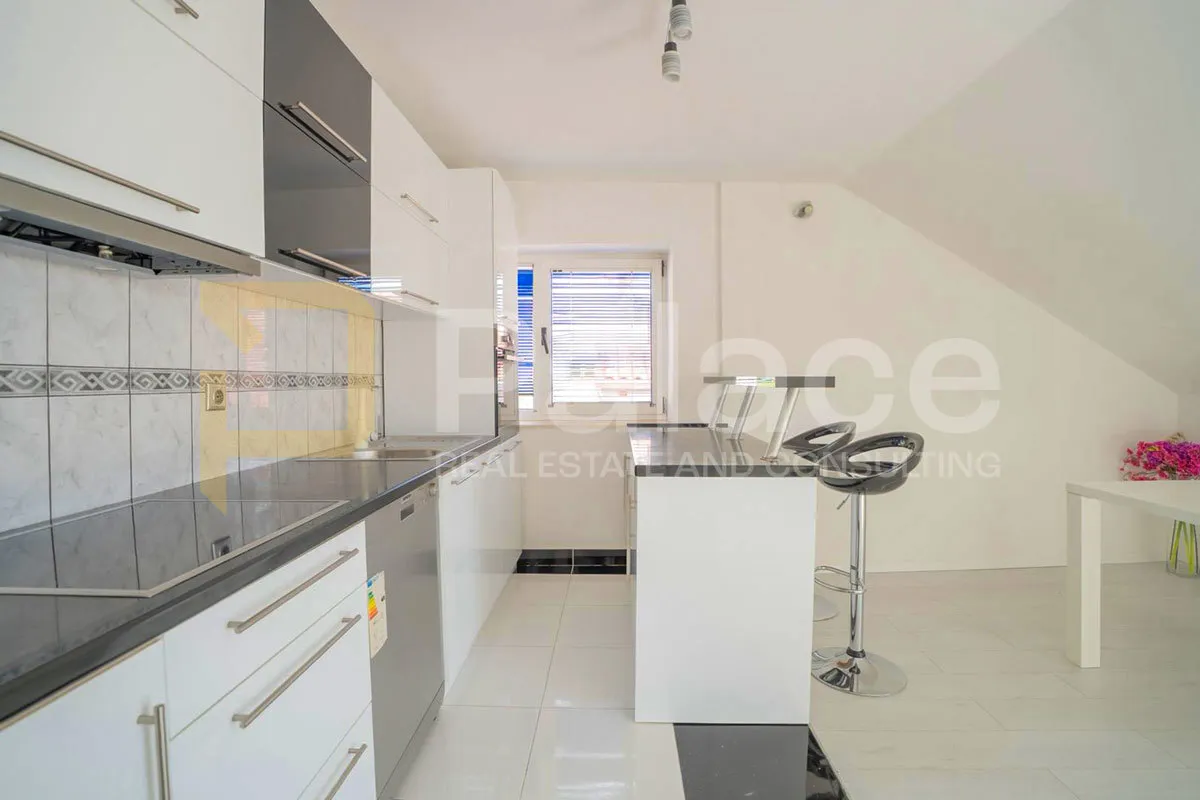 stan s prekrasnim pogledom na grad i more, šibenik, varoš, 85 m2 - slika 5