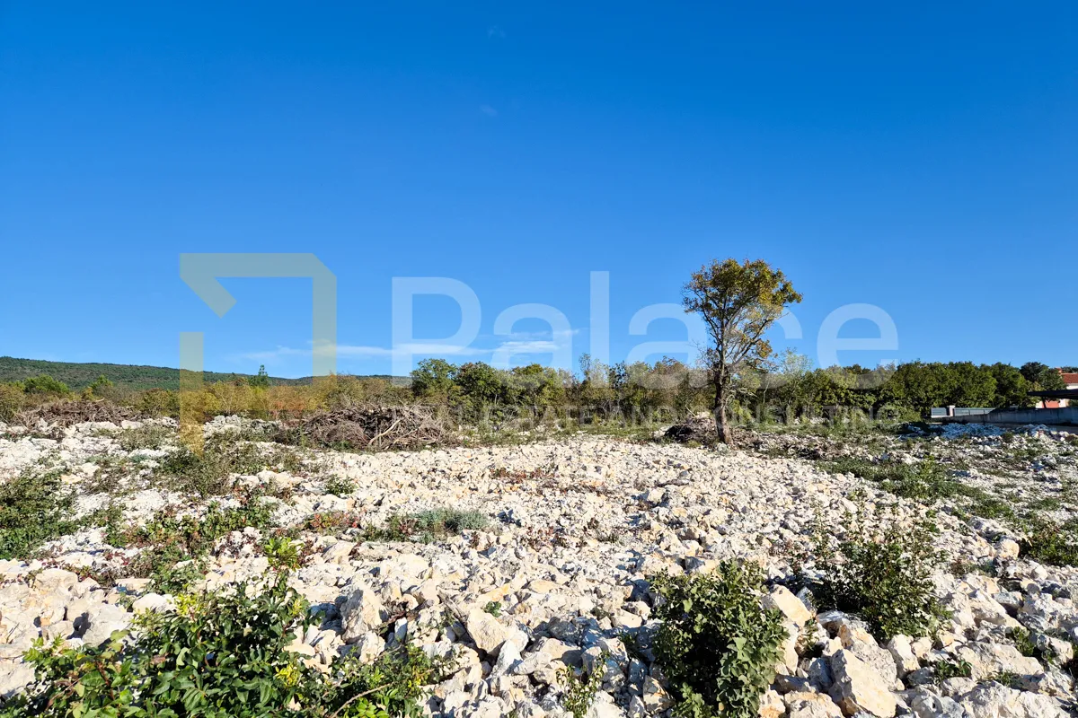 Građevinsko zemljište 803 m2 na mirnoj lokaciji Trget, Istra - Trget, Raša