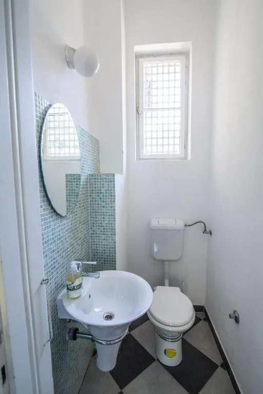 dvoetažni stan u urbanoj vili u centru grada, 200m od mora, opatija - slika 5