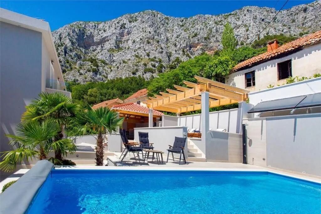 raskošna vila s pogledom na more, lokva rogoznica, omiš - slika 4